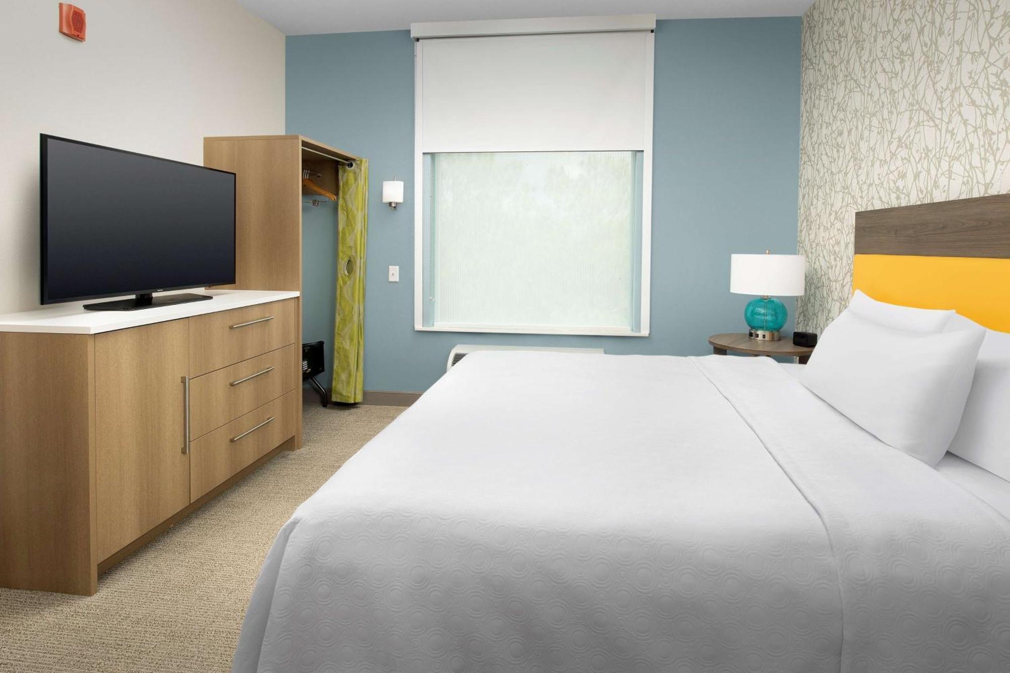 One-Bedroom King Suite - Non-Smoking