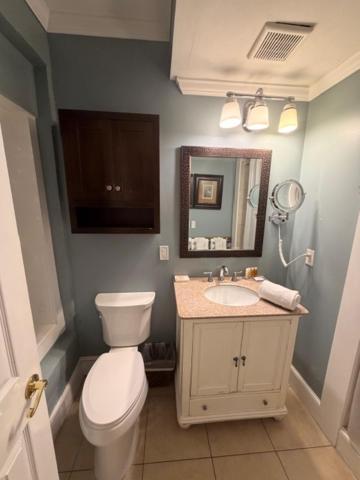 Queen Room