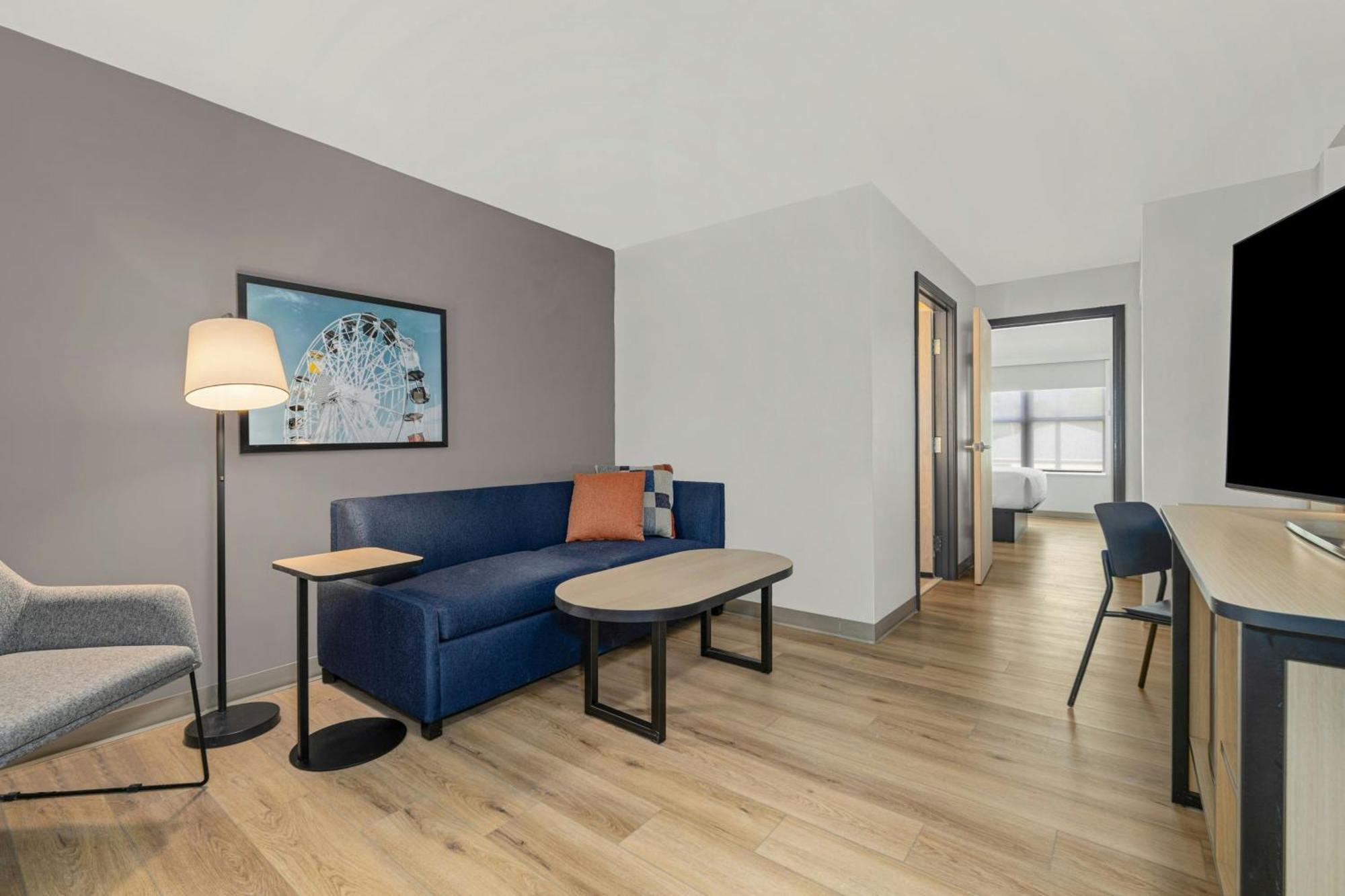 King Studio with Sofa Bed
