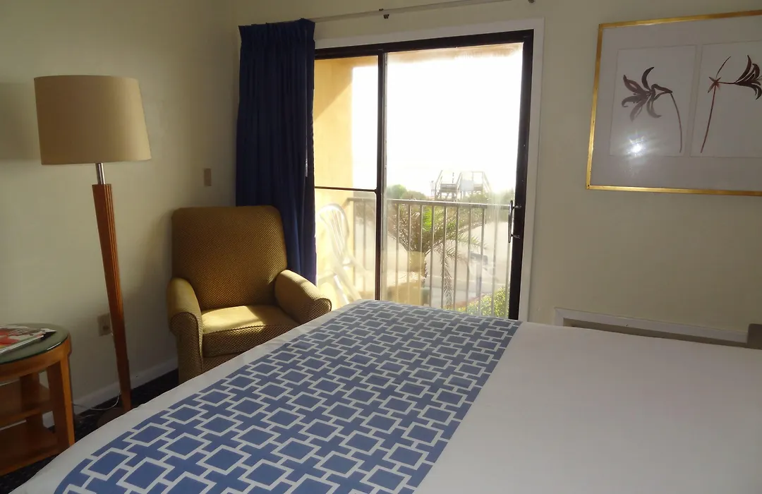 Ocean Sands Beach Boutique Inn-1 Acre Private Beach-St Augustine Historic-2 Miles-Shuttle With Downtown Tour-Heated Salt Water Pool Until 420Am-Popcorn-Cookies-New 4K Usd Black Beds- 69 Item Breakfast-Eggs-Bacon-Starbucks- Free Laundry- #904-799-Sand-1