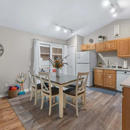 Peaceful Pearl Retreat- 5 Minutes To Downtown, 10 Minutes To Beach-2