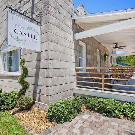 Remodeled Historic 1800S Carriage House, The Castle Garden, Colonial Modern Mansion-2