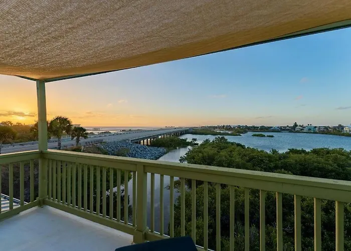 Dolphin Cove Waterfront Home With Dock St. Augustine